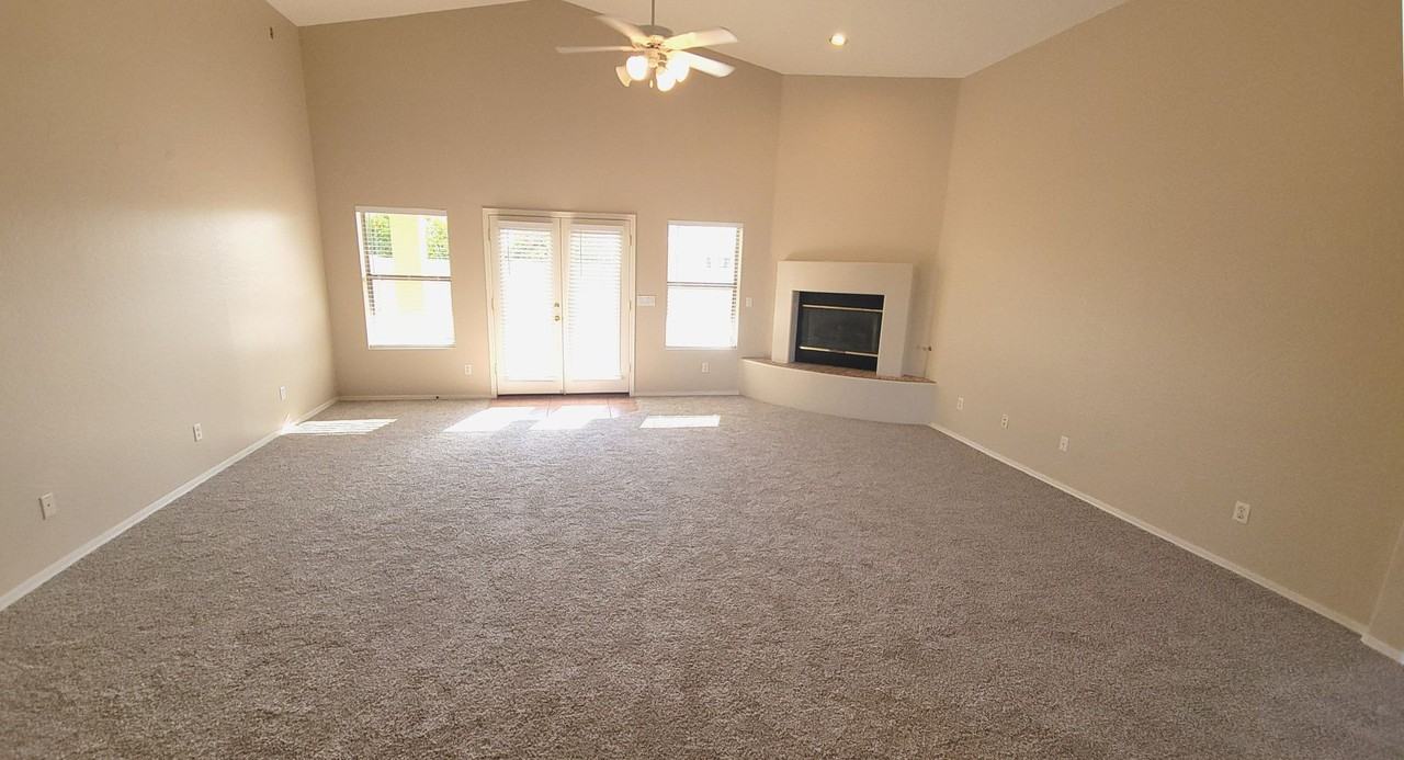 915 E Hearn Rd - Photo 5 of 24