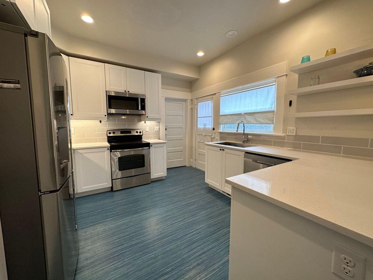 2005 Ne 46th Ave - Photo 3 of 23