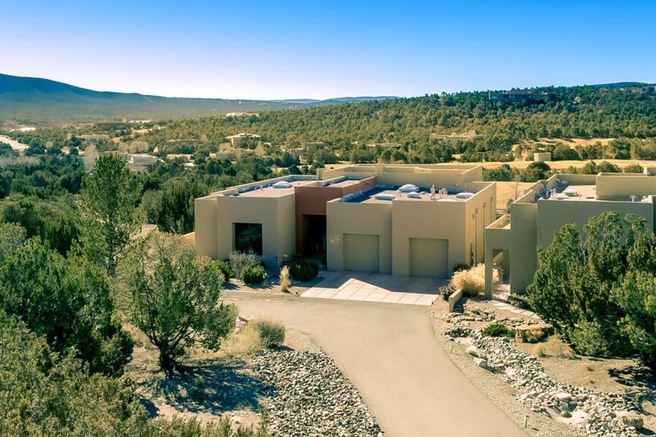 31 Hogan Ct - Photo 3 of 25