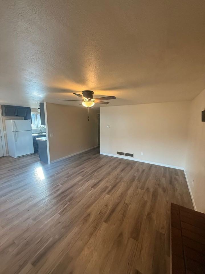 1850 Siskiyou St - Photo 3 of 11