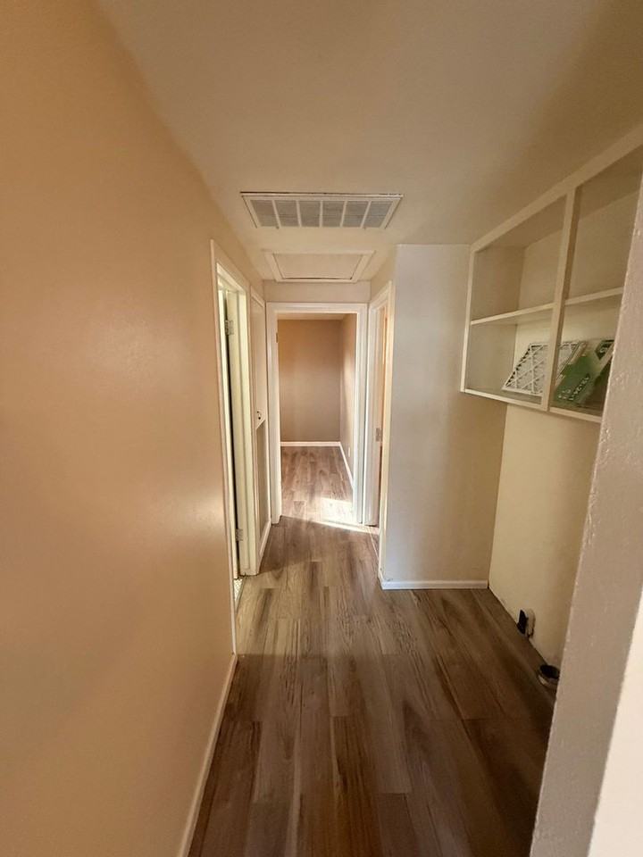 1850 Siskiyou St - Photo 5 of 11