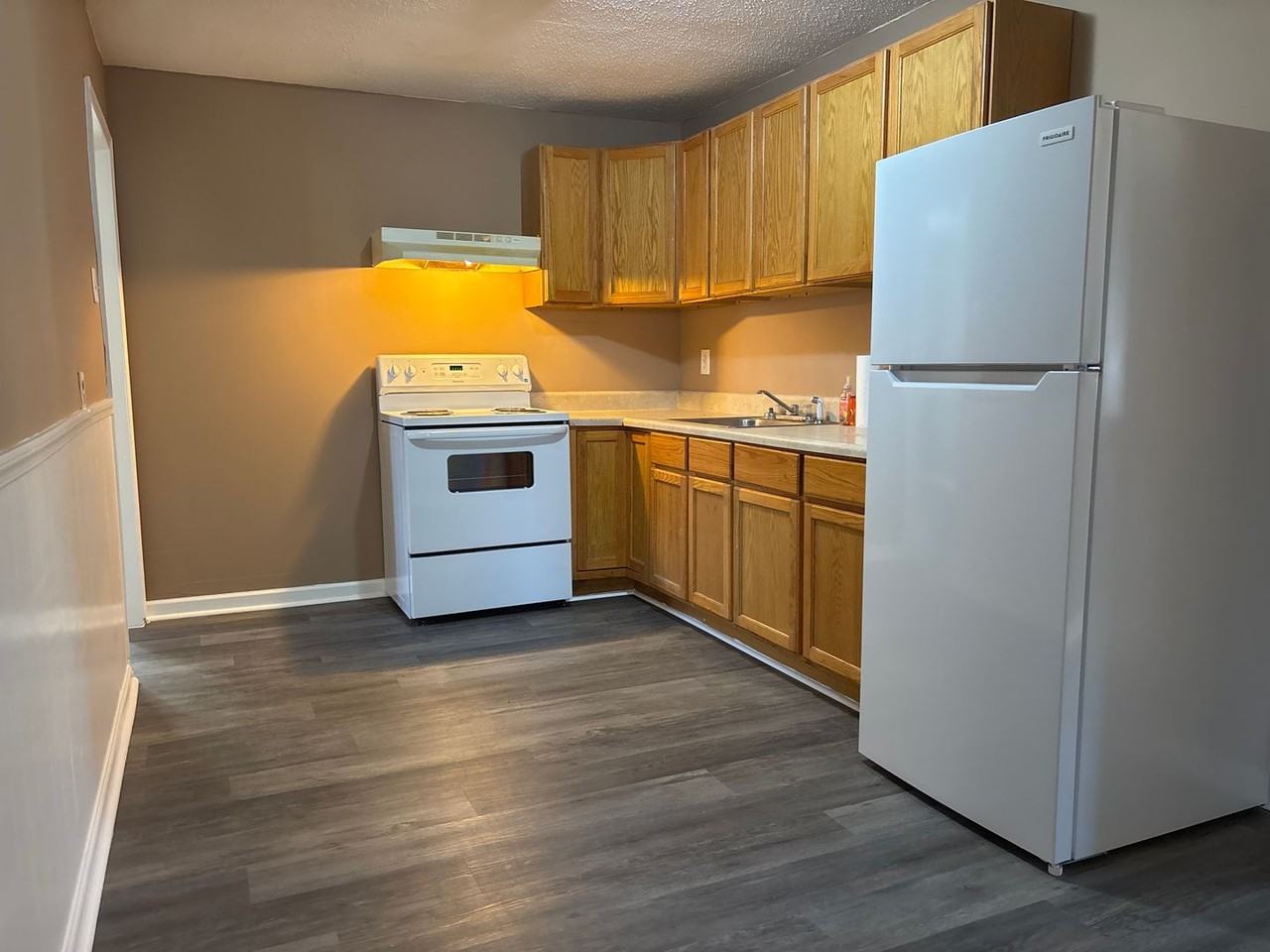 207 Erwin St - Photo 4 of 12