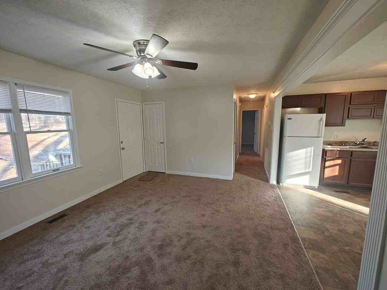 2498 Mountain View Rd - Photo 6 of 12