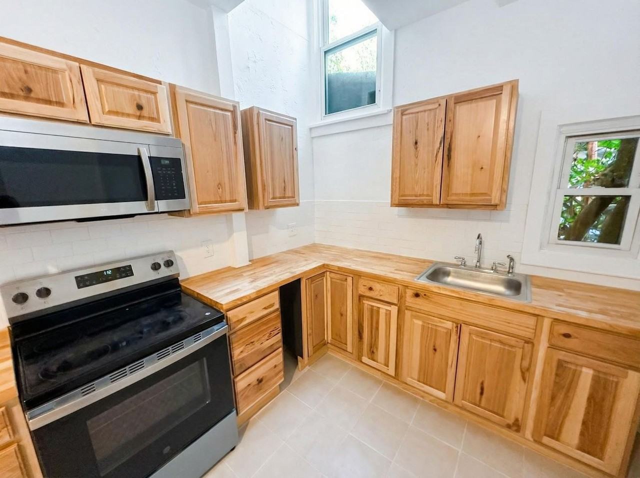 99 Partition St - Photo 2 of 9