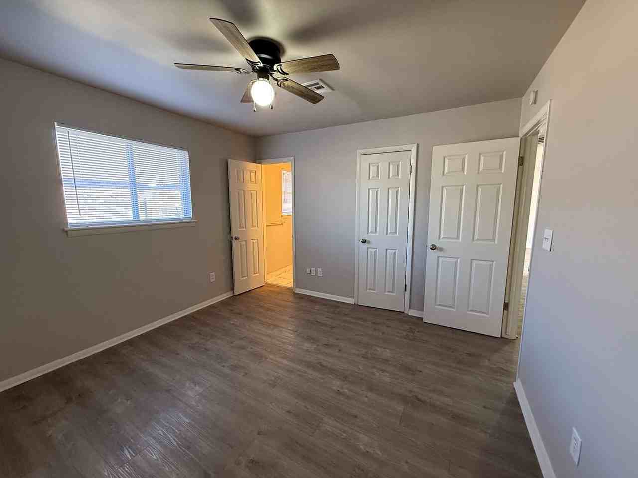 1933 E 51st Pl - Photo 5 of 18