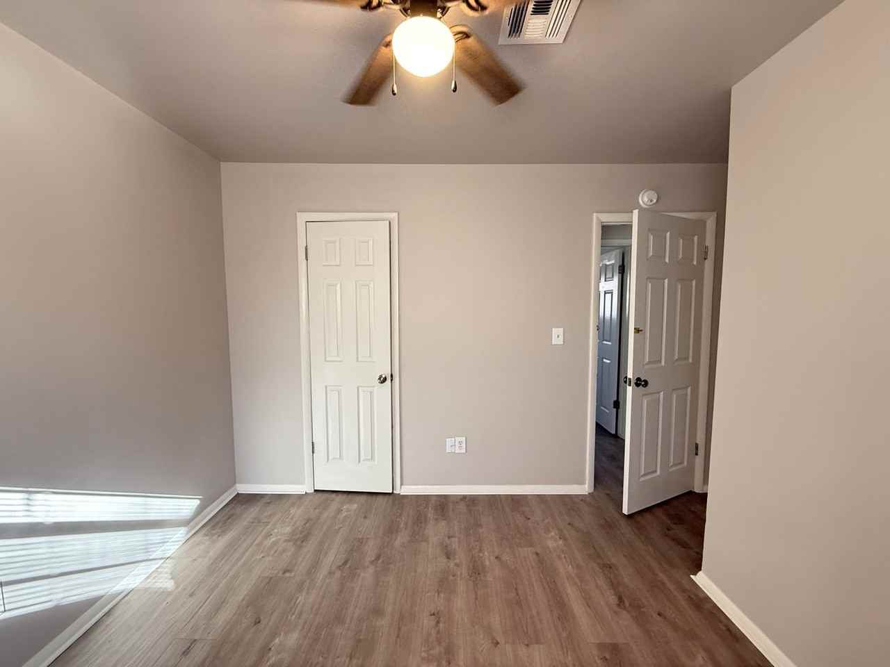 1933 E 51st Pl - Photo 7 of 18