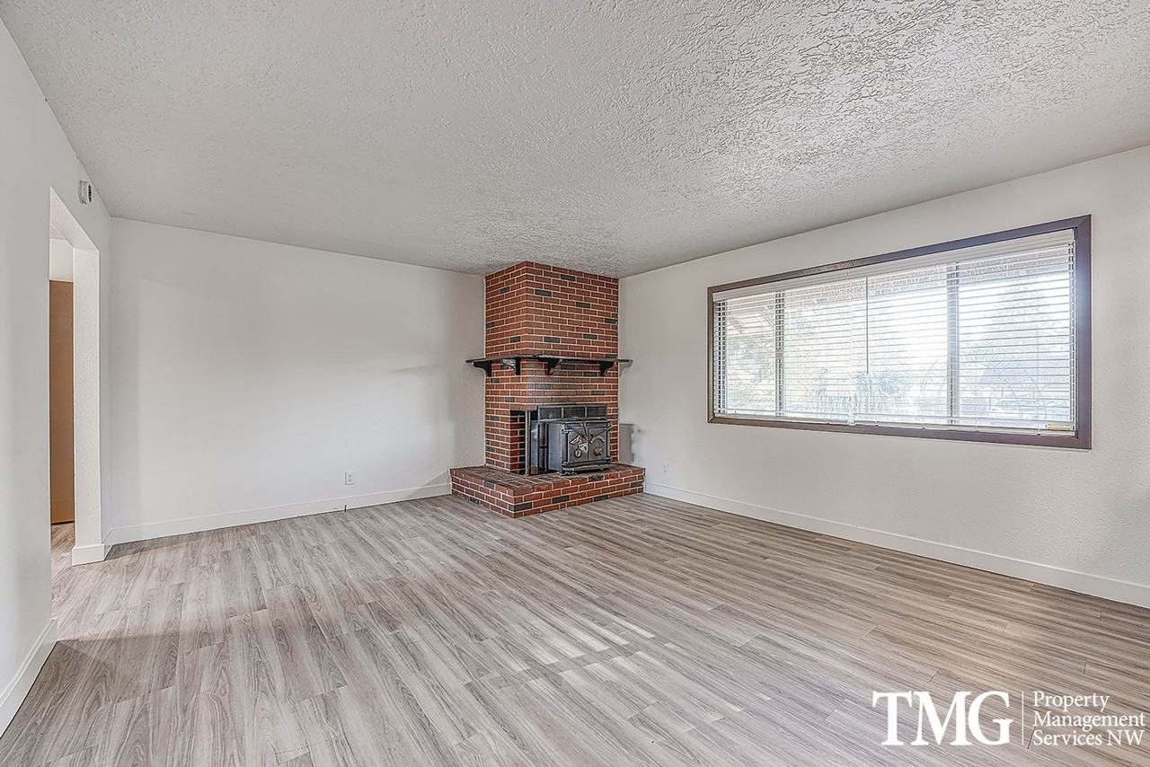 10800 Ne 96th St - Photo 2 of 31