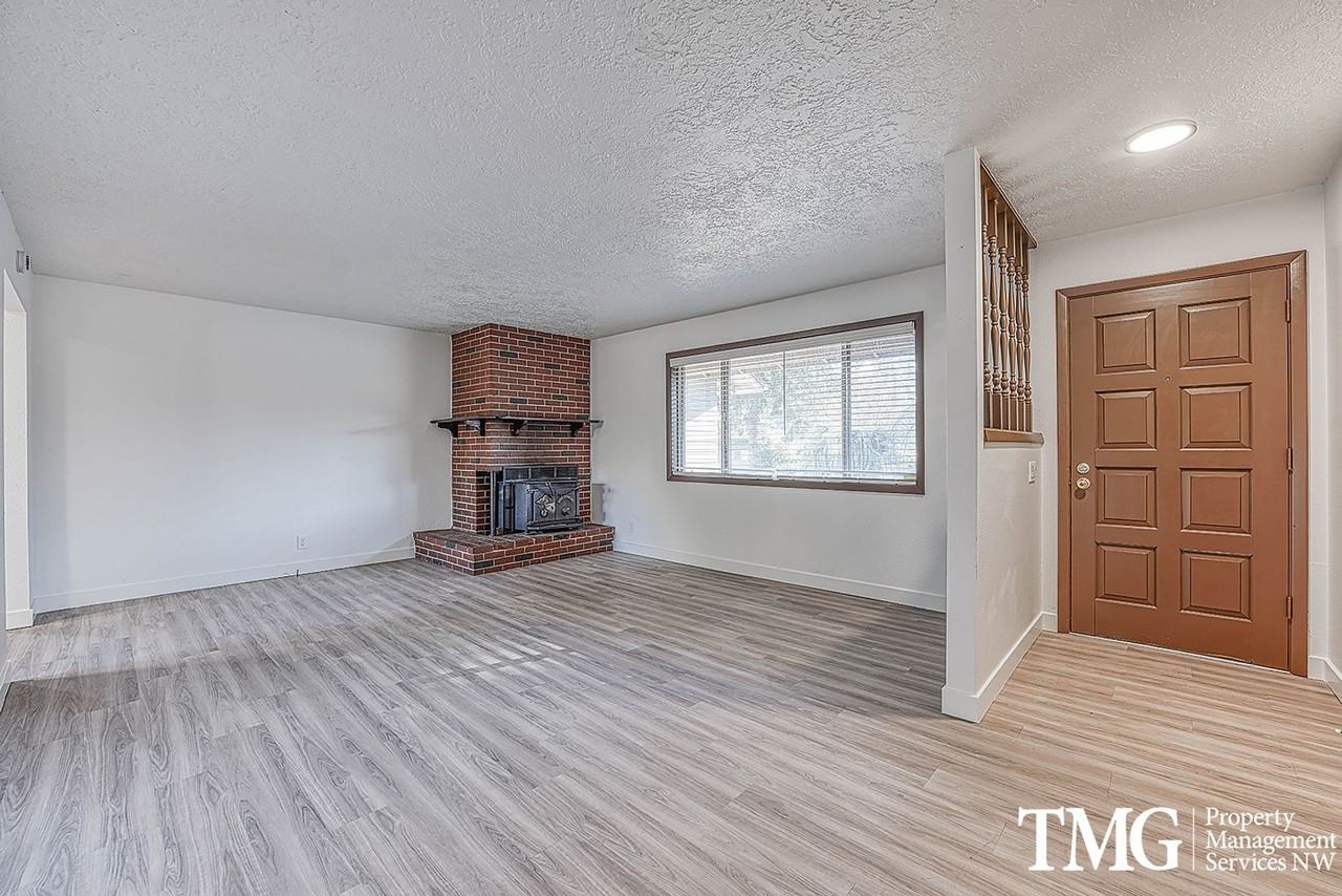 10800 Ne 96th St - Photo 3 of 31