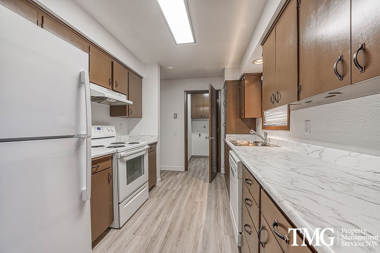 10800 Ne 96th St - Photo 4 of 31