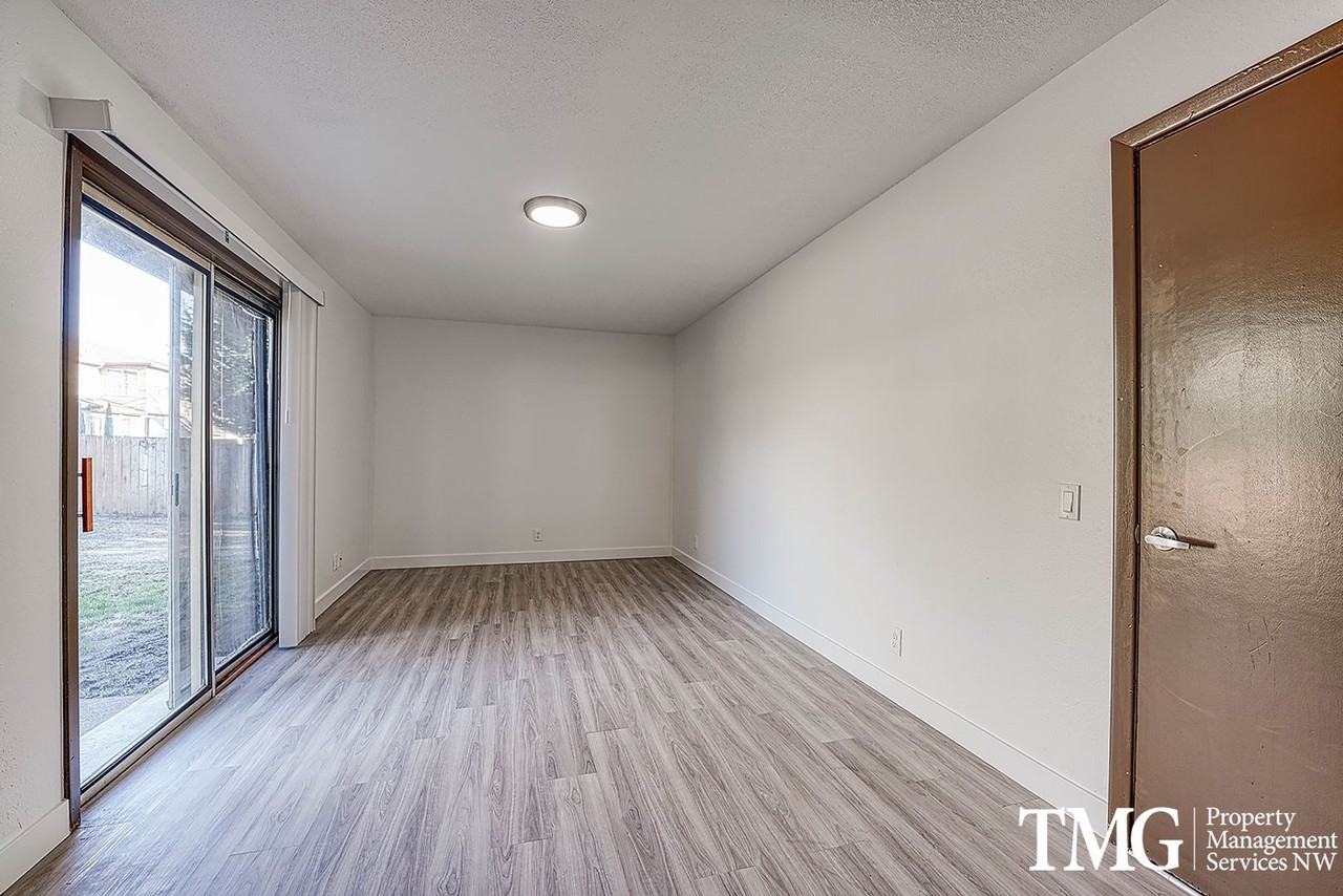 10800 Ne 96th St - Photo 6 of 31