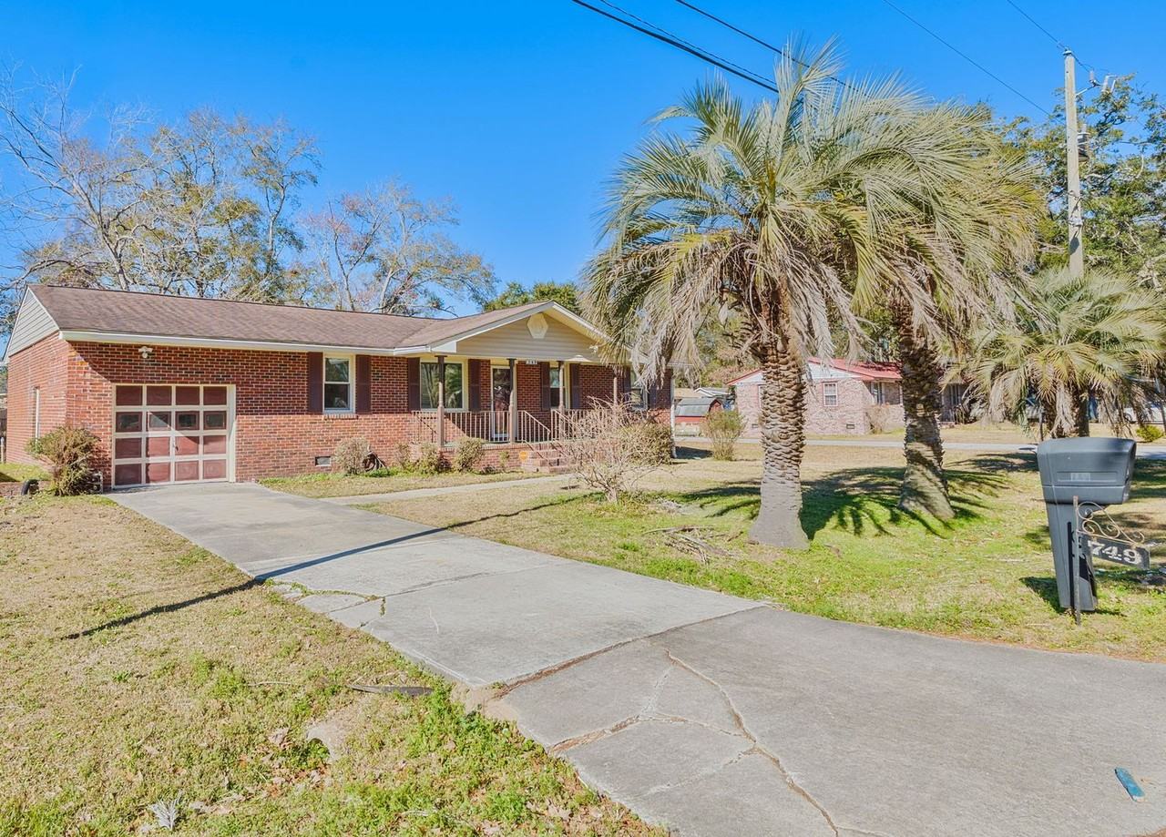 749 Cartwright Dr - Photo 2 of 34