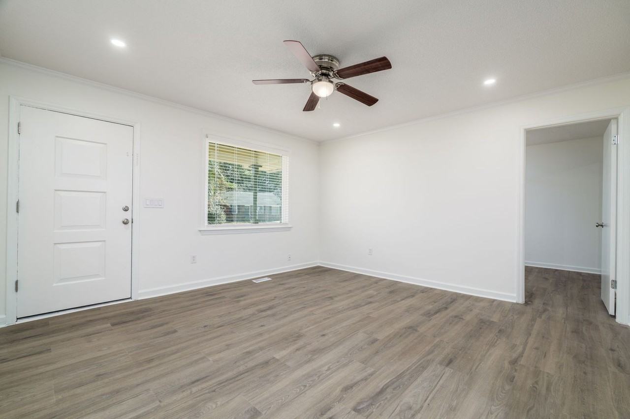 749 Cartwright Dr - Photo 5 of 34