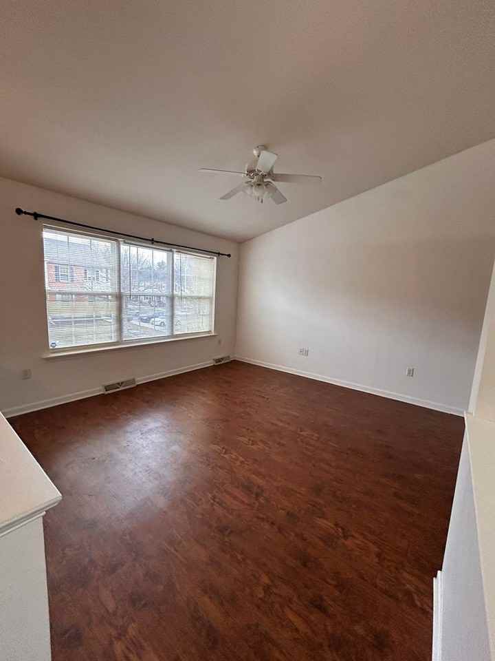 104 Farmhouse Ln - Photo 5 of 15