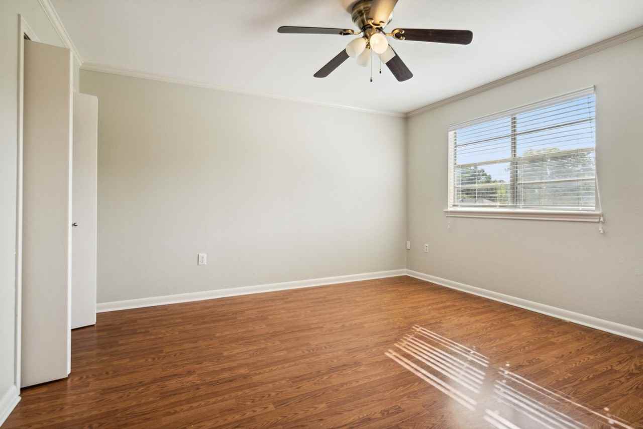 4643 Fleet Dr - Photo 7 of 34