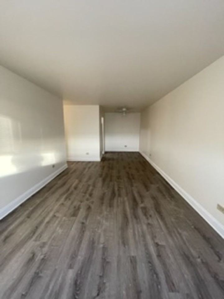 Live the Lakefront Dream at North Shore Apartments - Photo 7 of 22