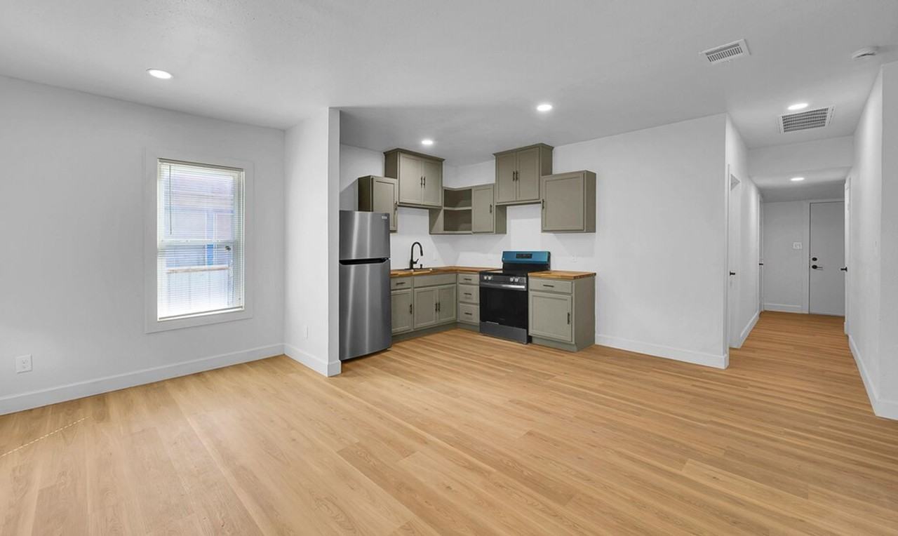 1612 N 11th St - Photo 2 of 20