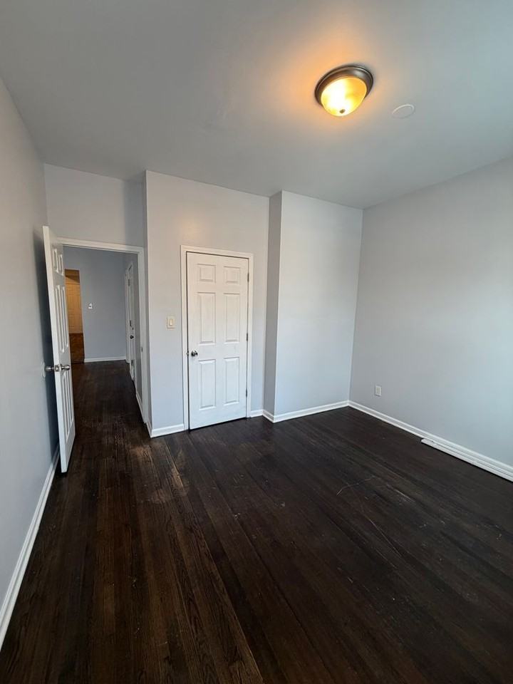 7224 S Saint Lawrence Ave - Photo 6 of 18