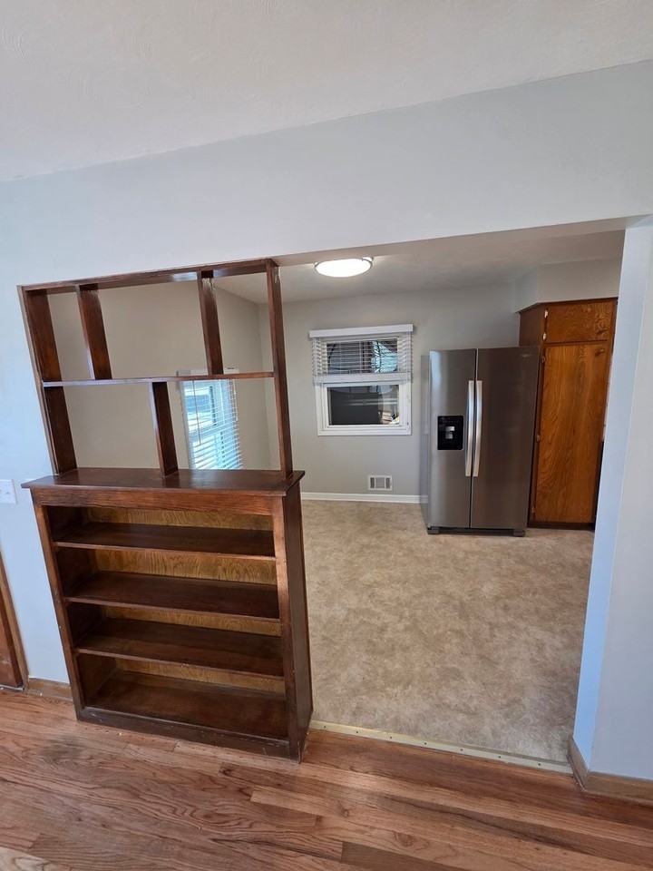 8342 Parker Ct - Photo 3 of 15