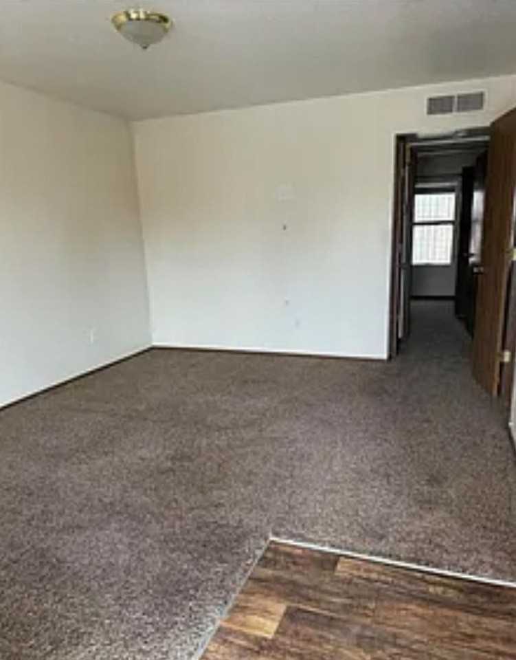 2190 Bex St - Photo 2 of 5