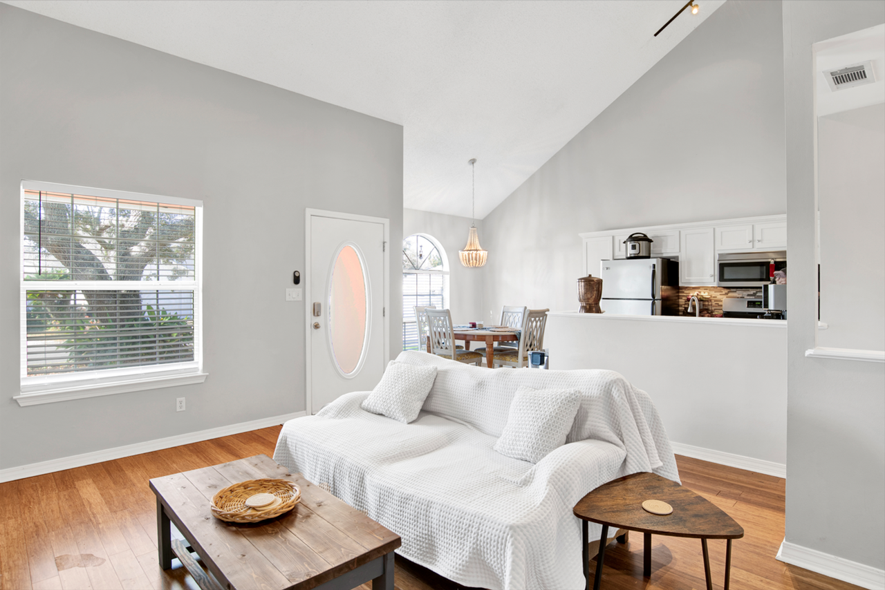 5910 Bay Vista Dr - Photo 4 of 25