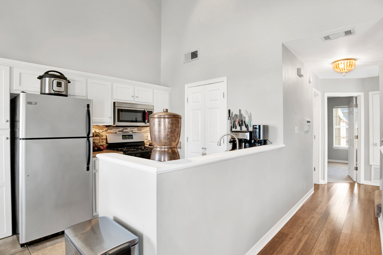 5910 Bay Vista Dr - Photo 7 of 25