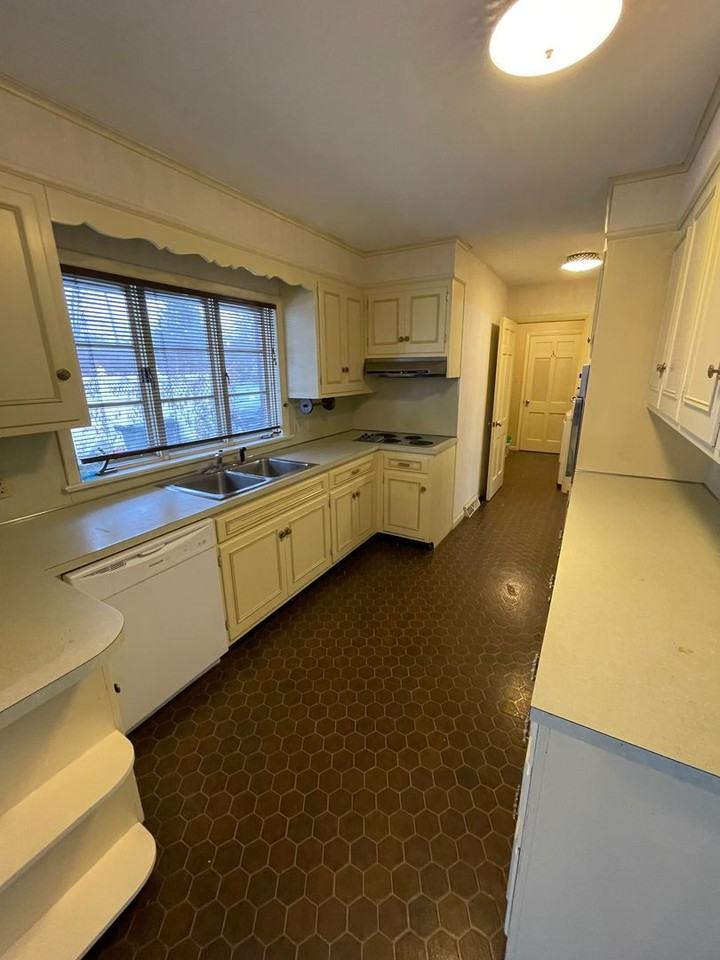 901 Shreiner Ave - Photo 7 of 13