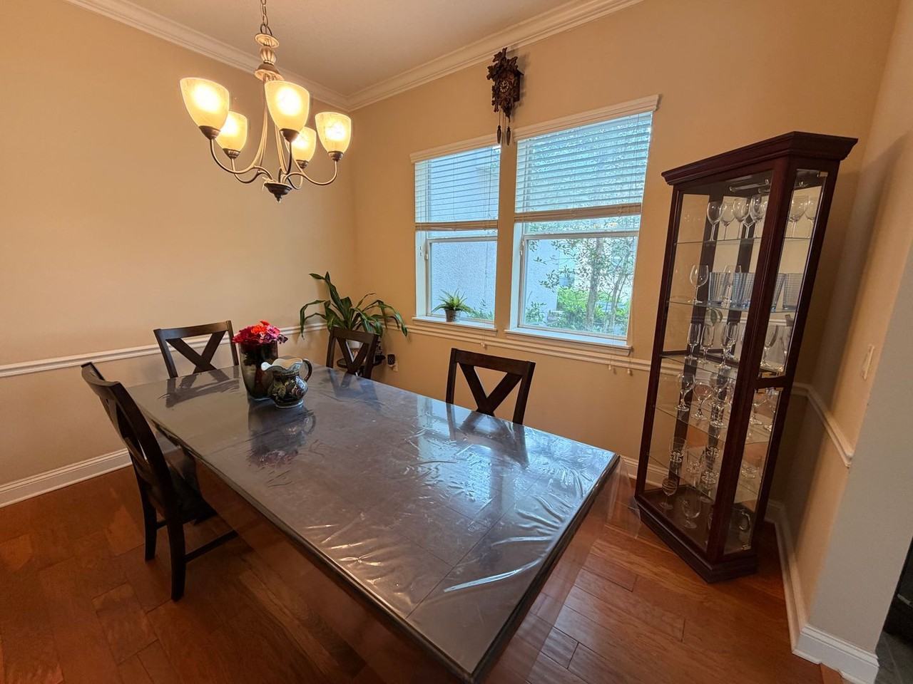 305 Medio Dr - Photo 4 of 11