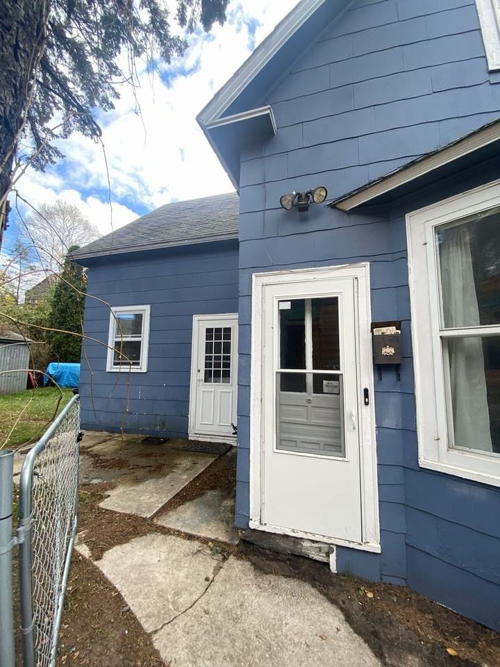 1826 Minnesota Ave - Photo 2 of 19