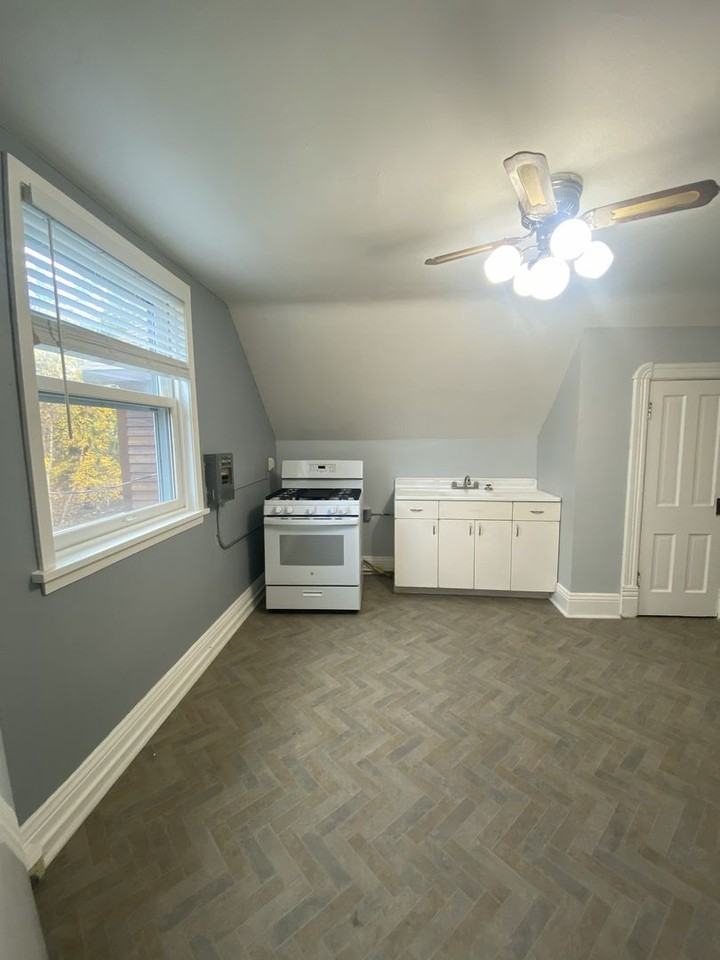 1826 Minnesota Ave - Photo 4 of 19