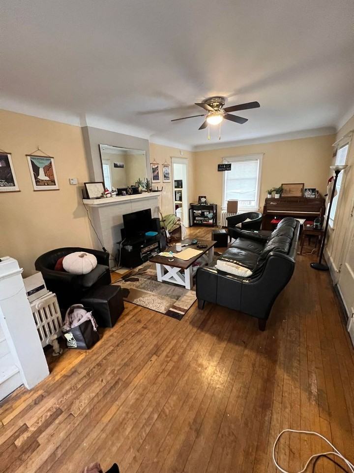 420 W Arrowhead Rd - Photo 2 of 15