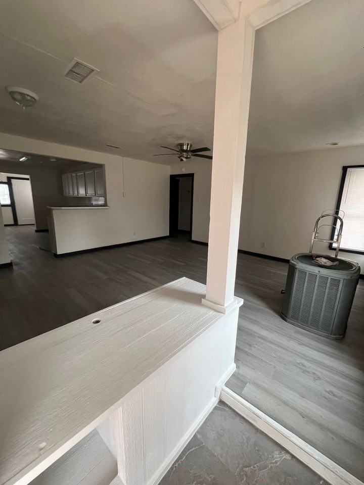 1249 Buccaneer Dr - Photo 2 of 17
