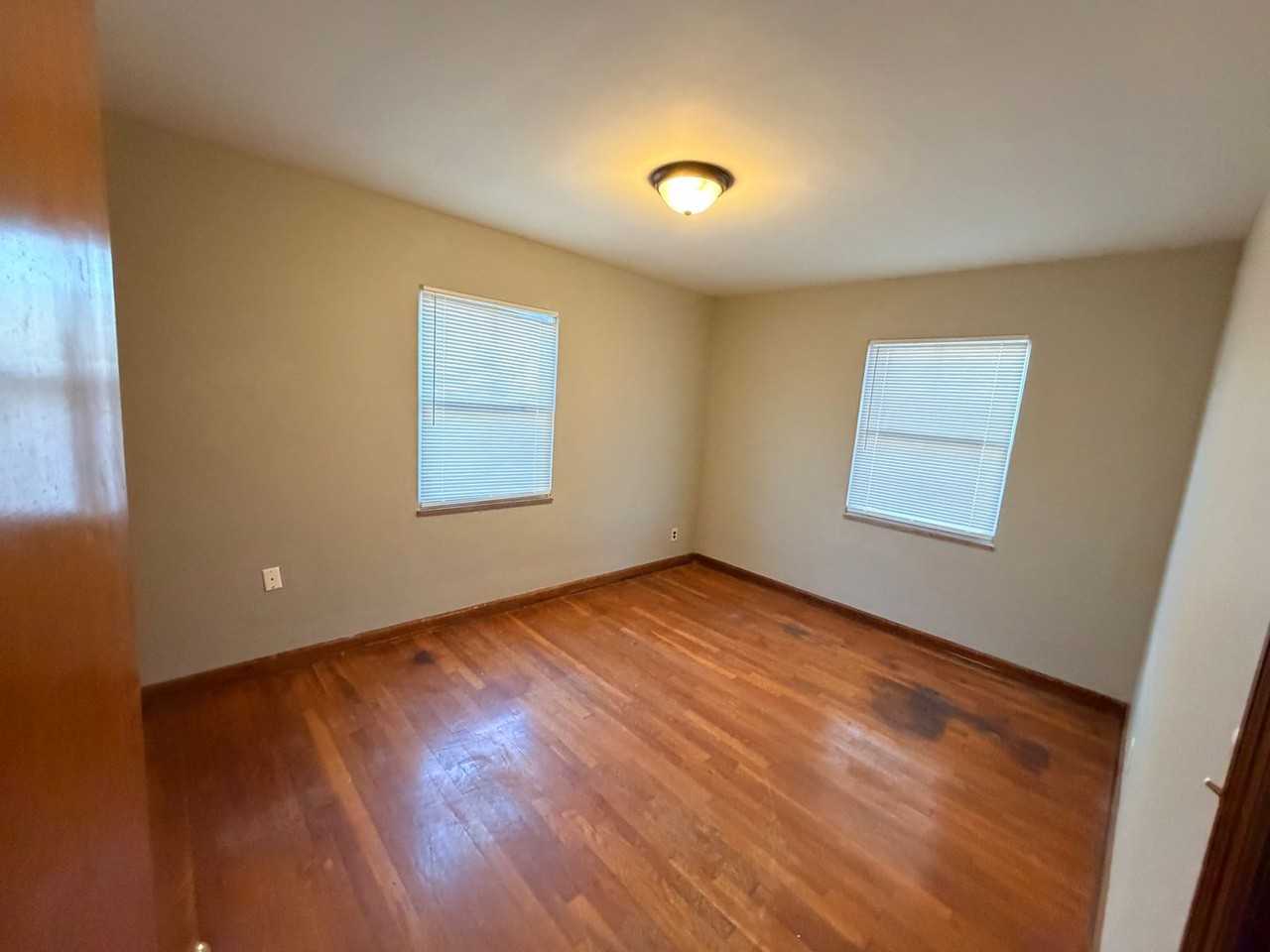 1506 Ellsworth Ave - Photo 3 of 7