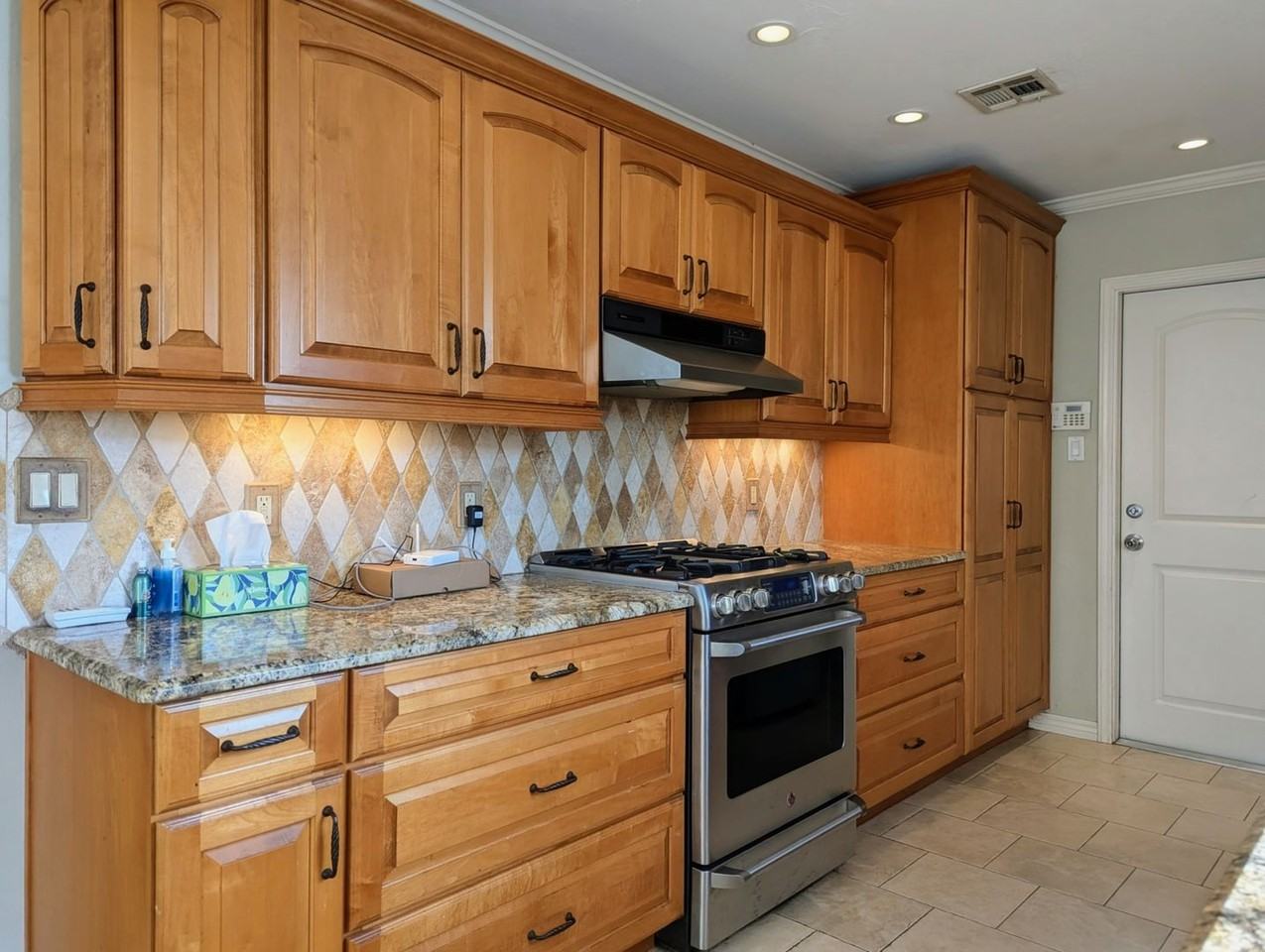 7705 Nw 30th Ter - Photo 6 of 19