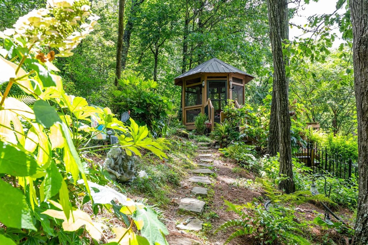 1735 Old Columbiana Rd - Photo 4 of 5