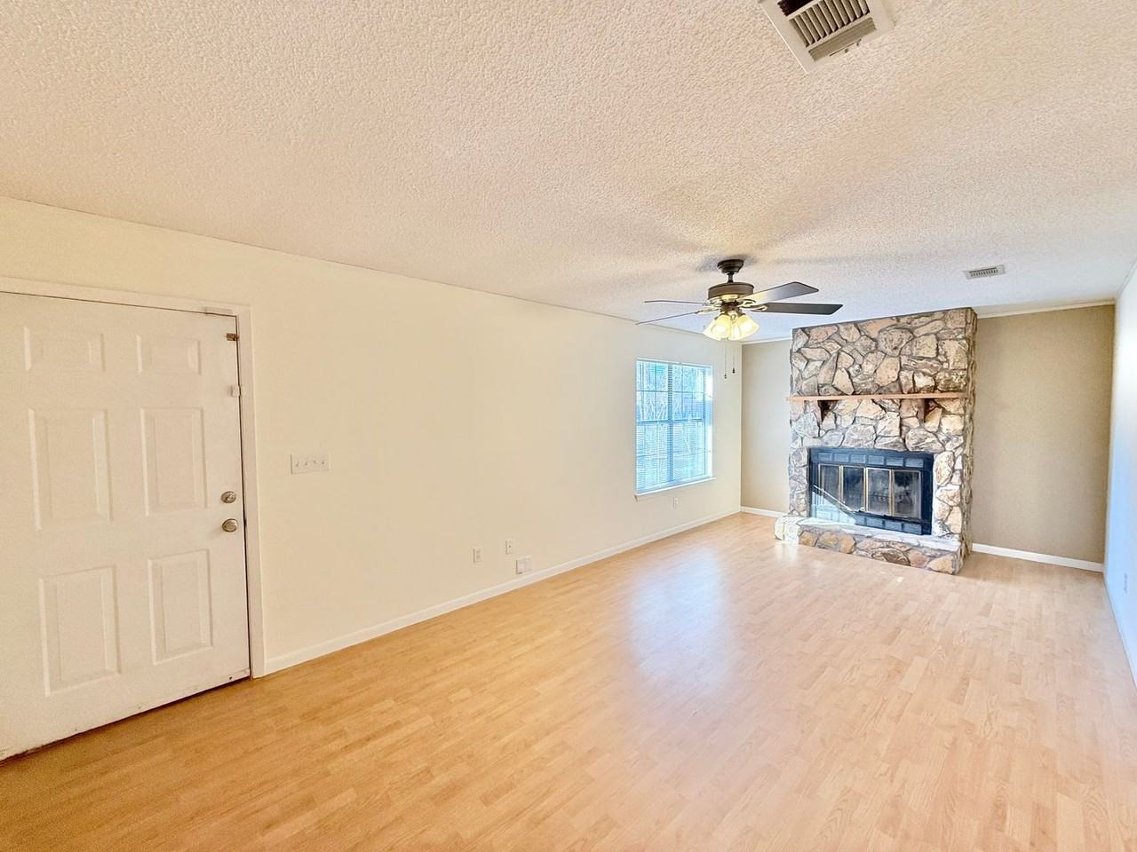 5805 Loring Dr - Photo 2 of 15