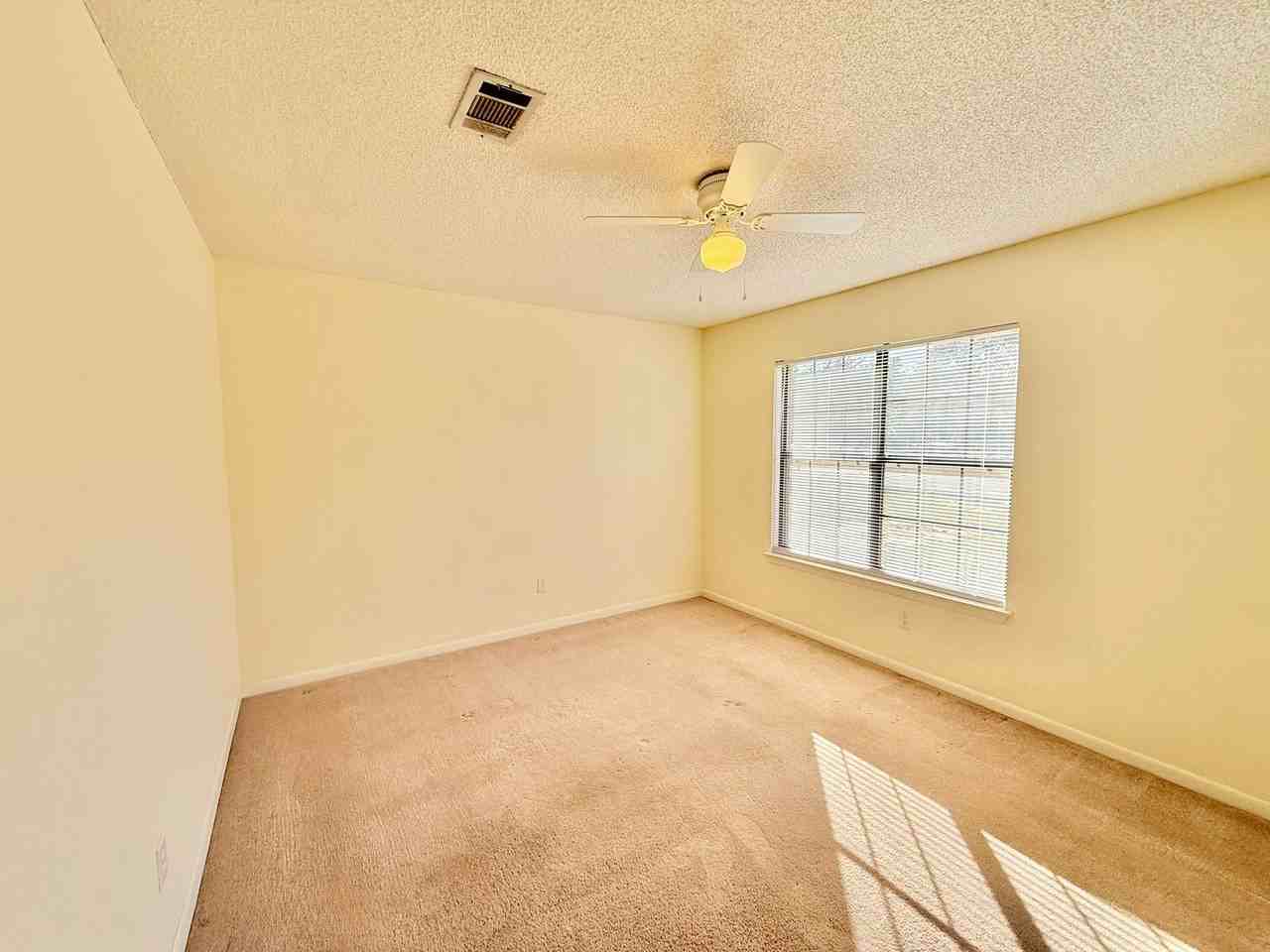 5805 Loring Dr - Photo 7 of 15