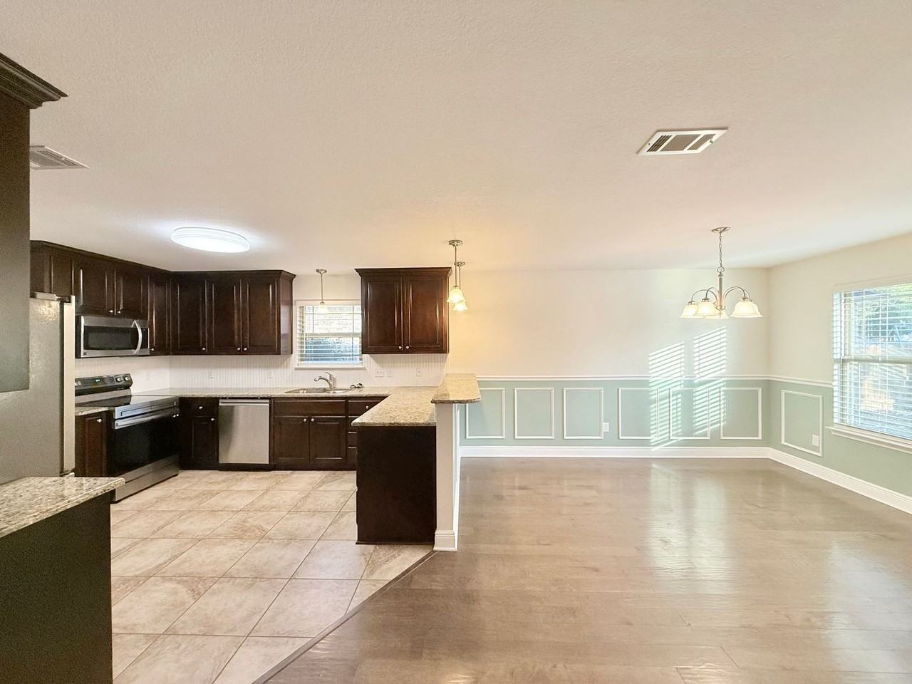 7927 Silver Maple Dr - Photo 4 of 17