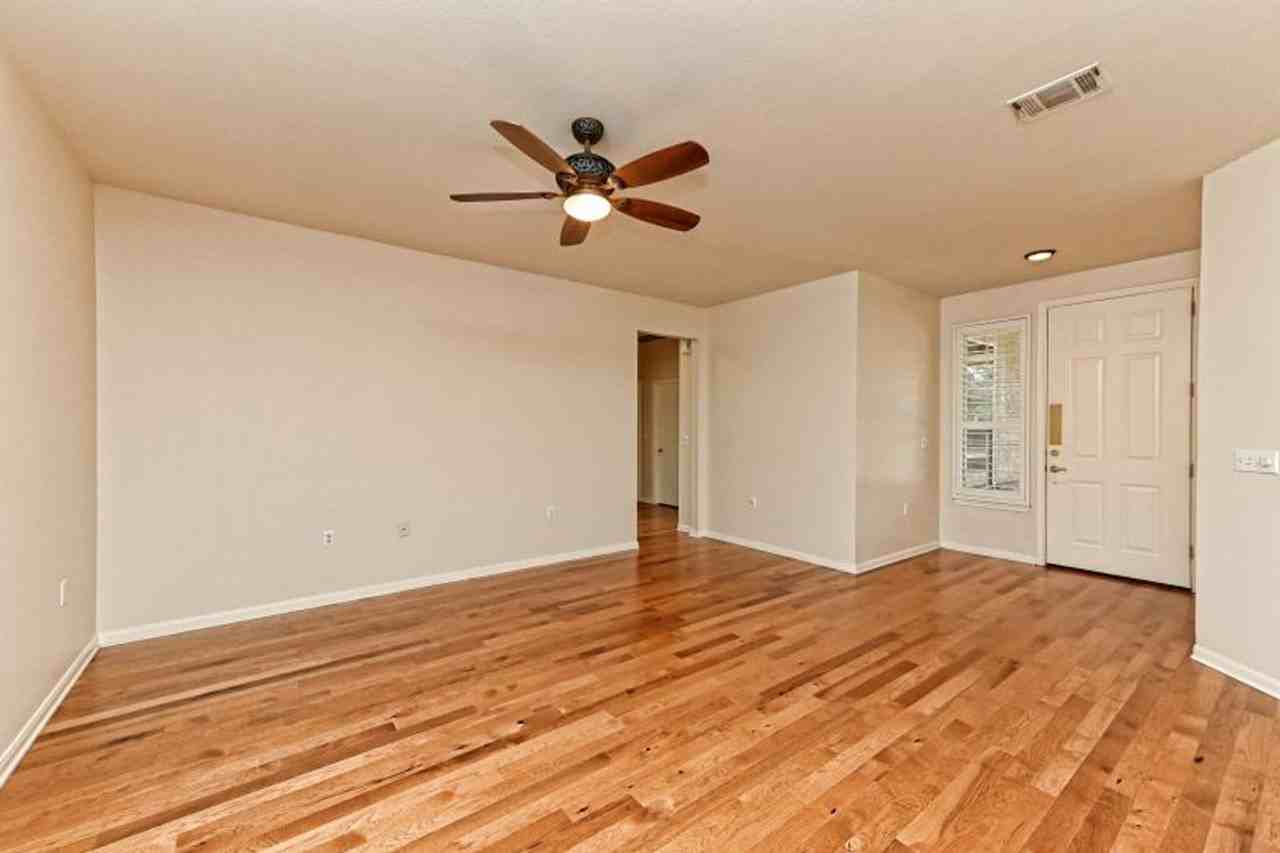 100 Bronco Dr - Photo 4 of 34