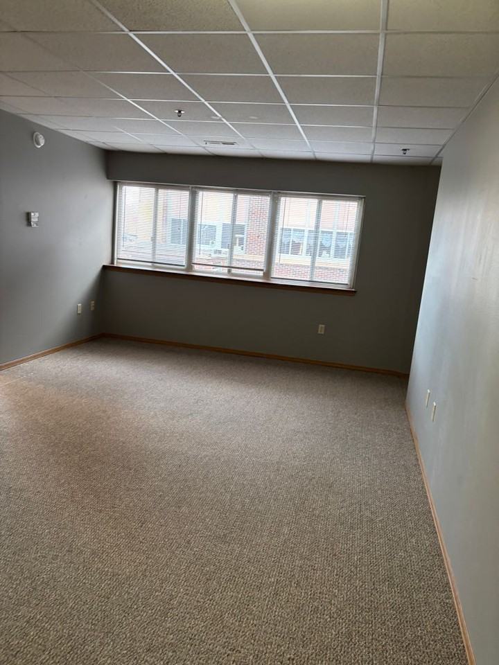 109 E Luverne St, Luverne MN - Photo 3 of 31