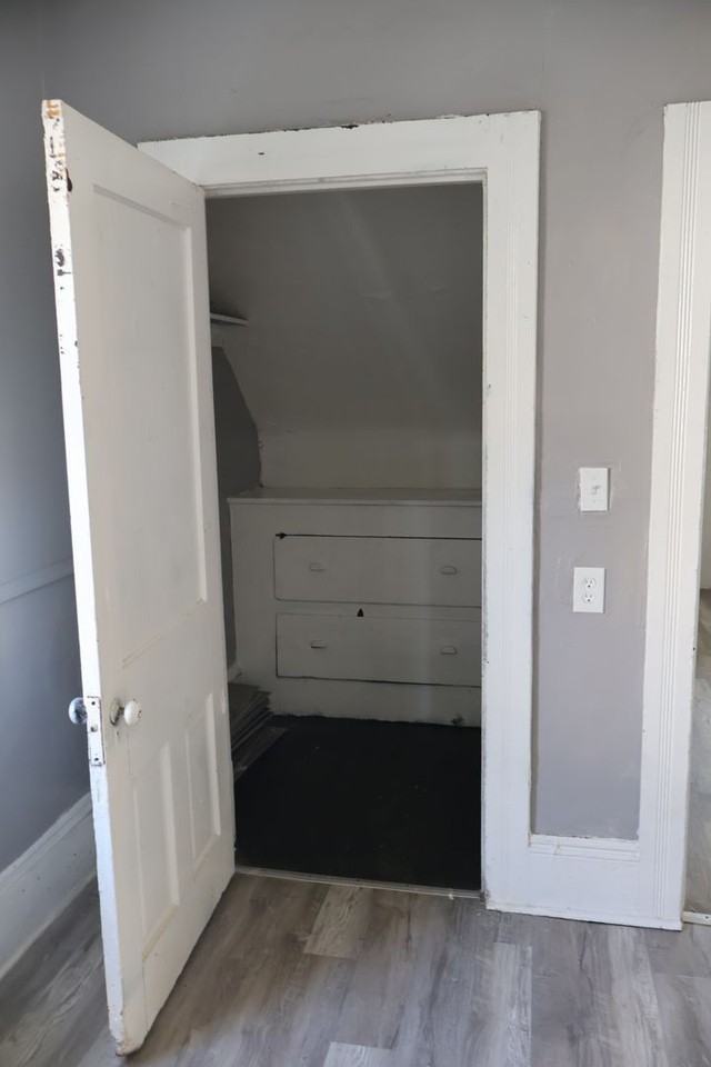 6812 Whitney Ave - Photo 7 of 50