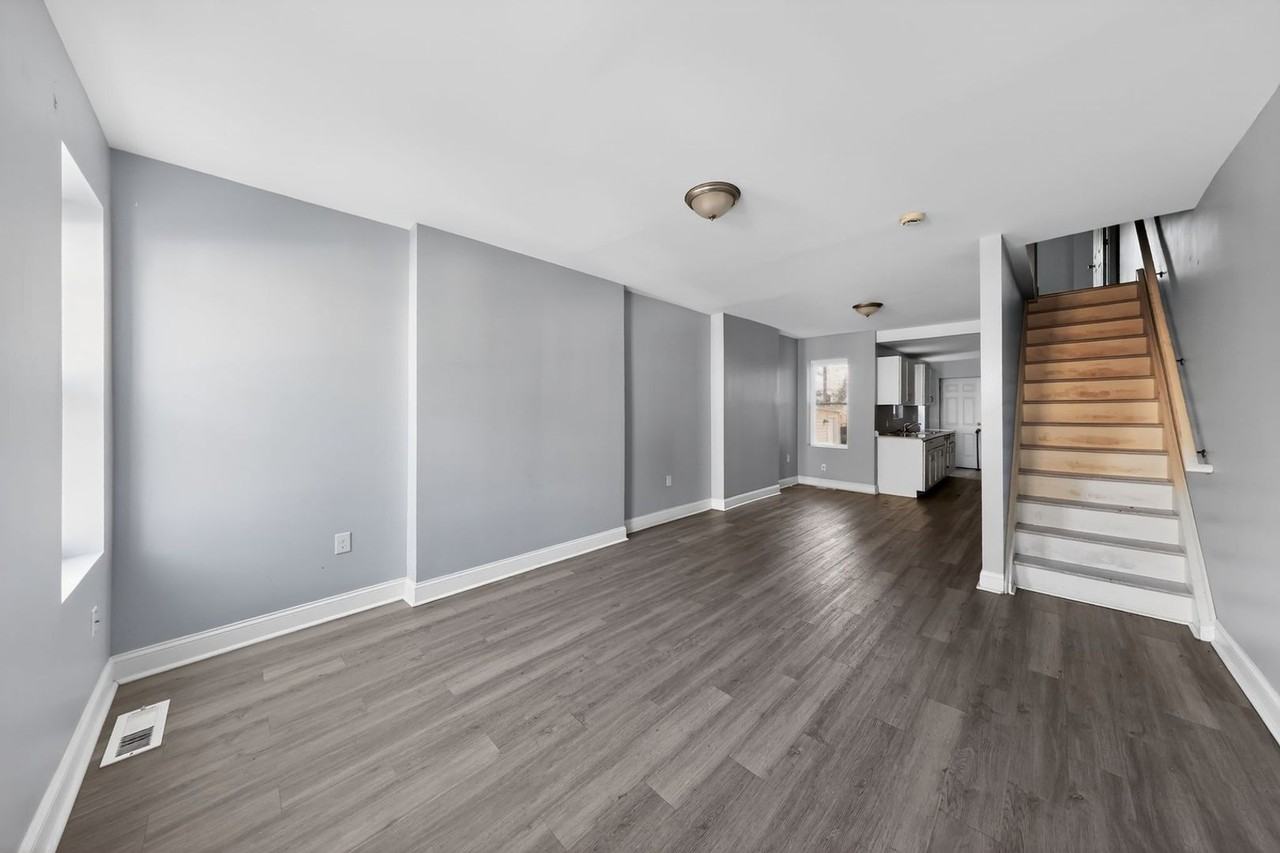 1316 W 3rd St - Photo 4 of 15