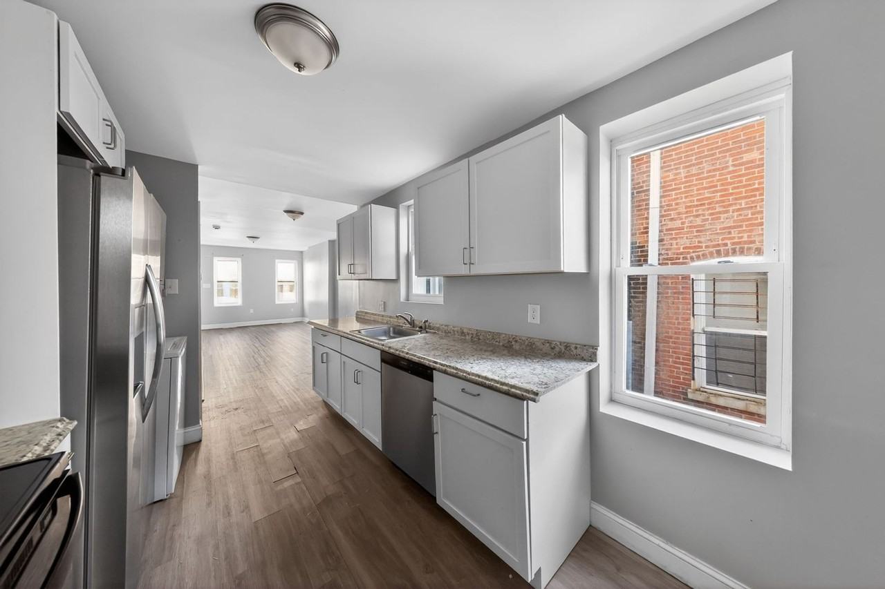 1316 W 3rd St - Photo 3 of 15