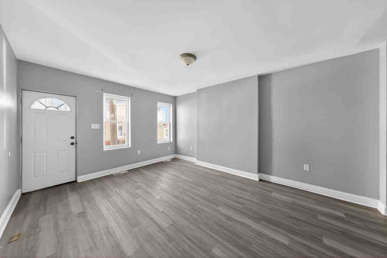 1316 W 3rd St - Photo 7 of 15