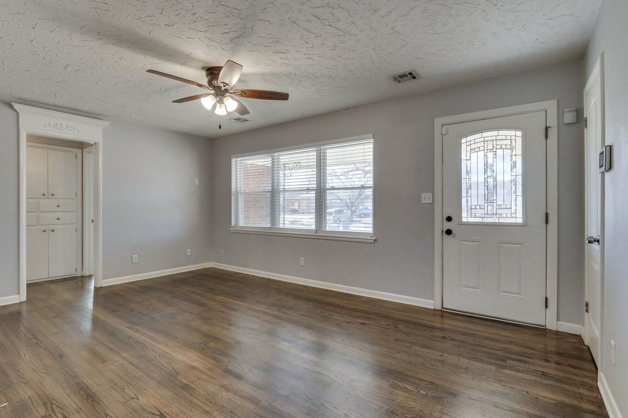 10512 Ridgeview Dr - Photo 4 of 28