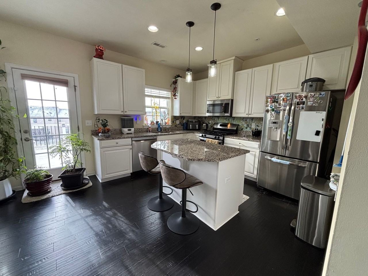 384 Sunrise Dr - Photo 3 of 24