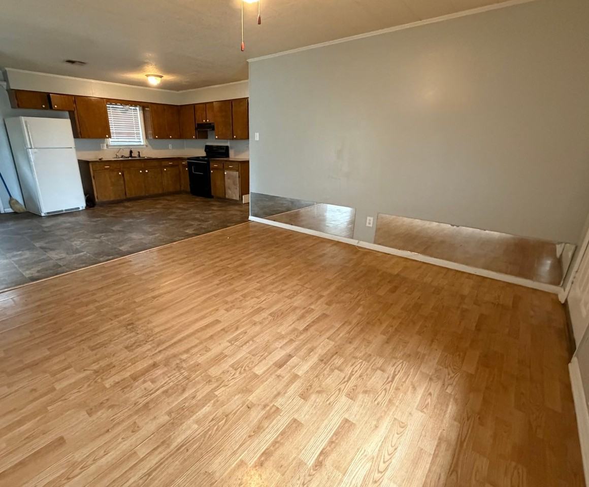 107 Spanish Pl - Photo 3 of 8