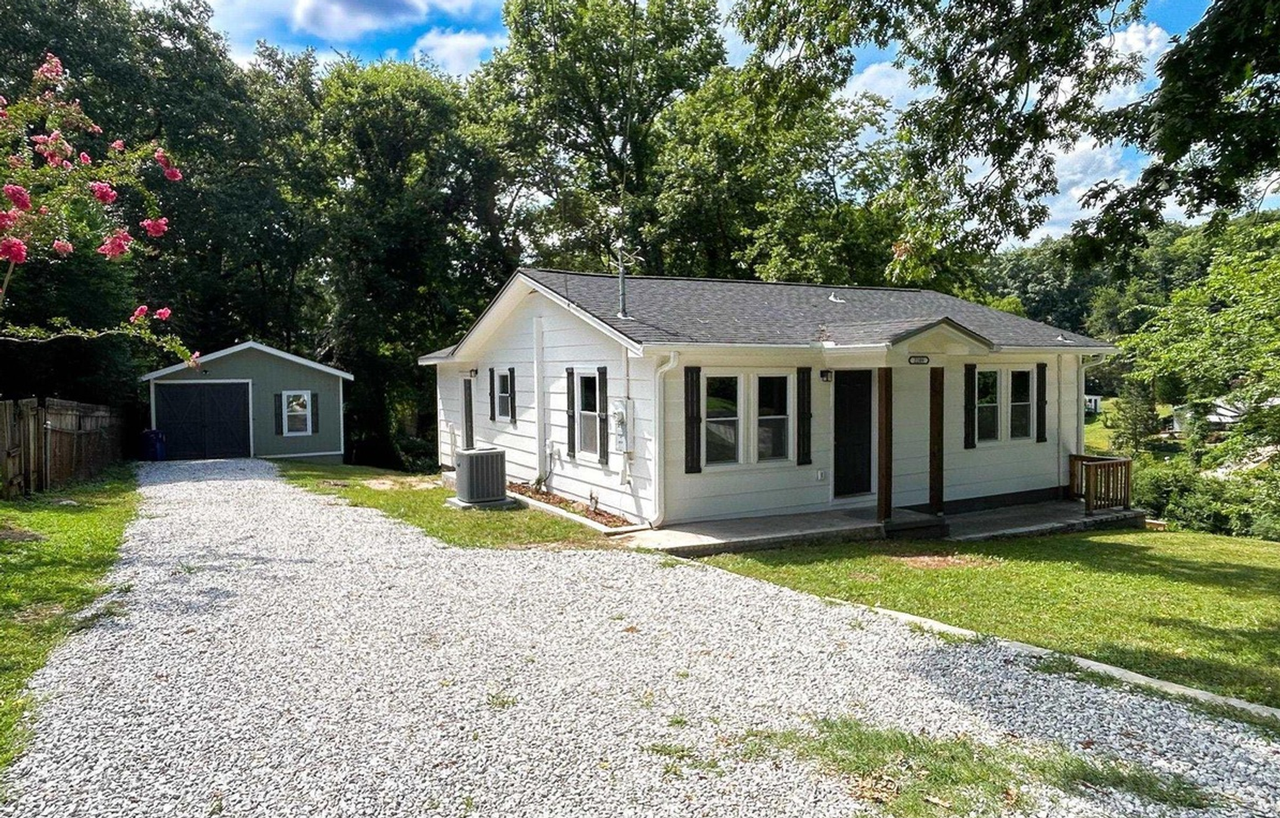 2209 Hill St Nw - Photo 2 of 25