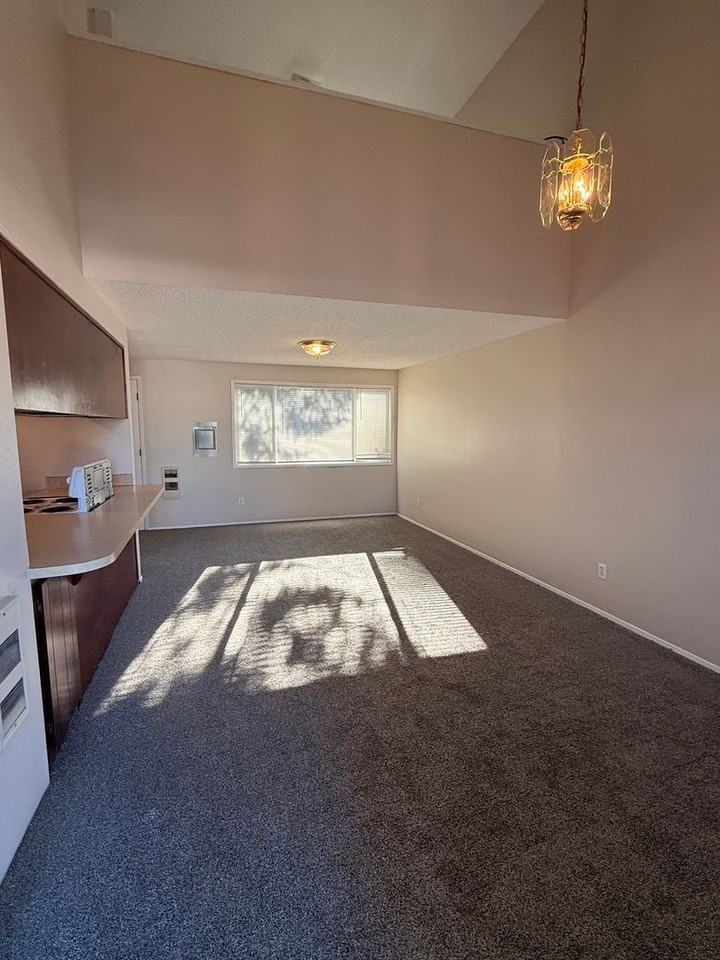 7300 Ne 16th Ave - Photo 4 of 10