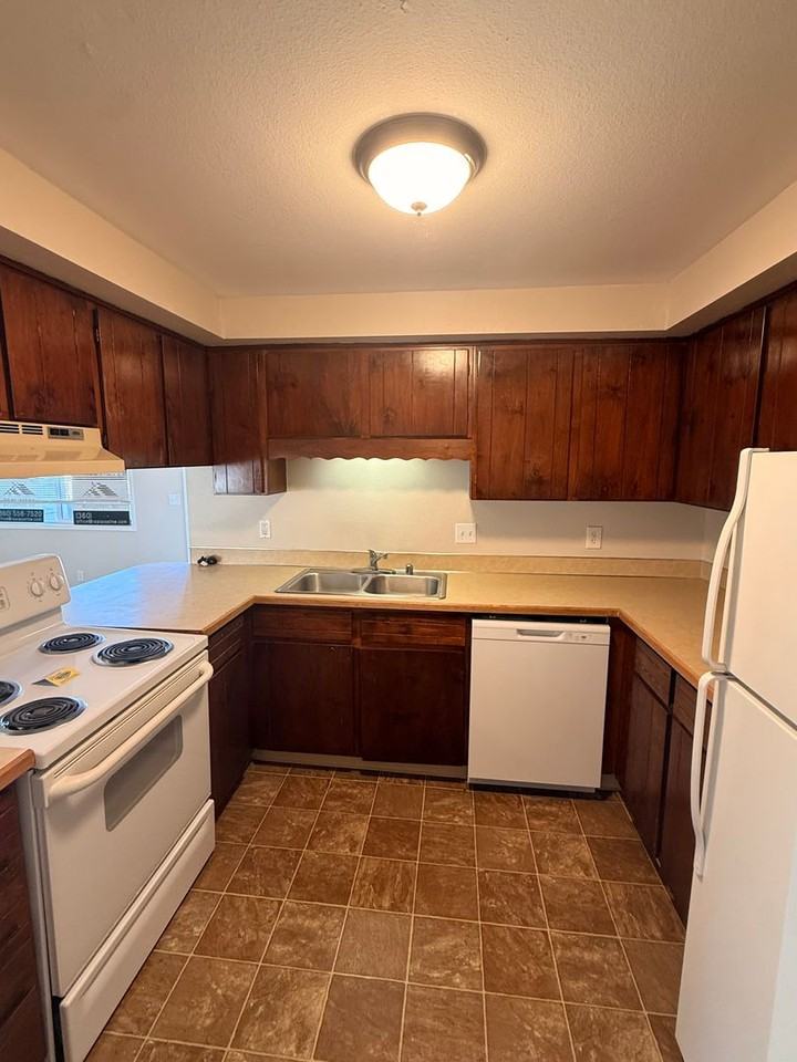 7300 Ne 16th Ave - Photo 6 of 10