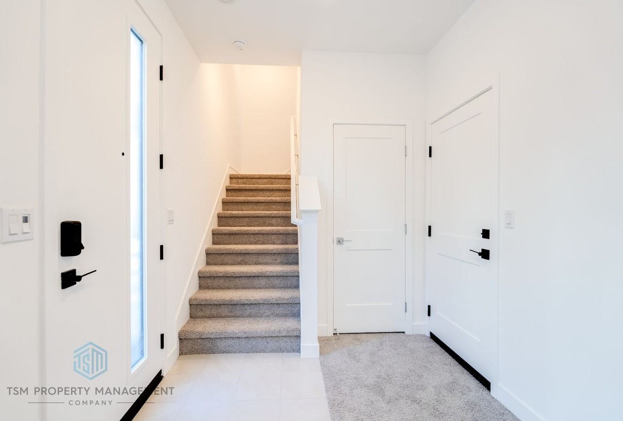 10002 Central Ave #13 - Photo 4 of 20